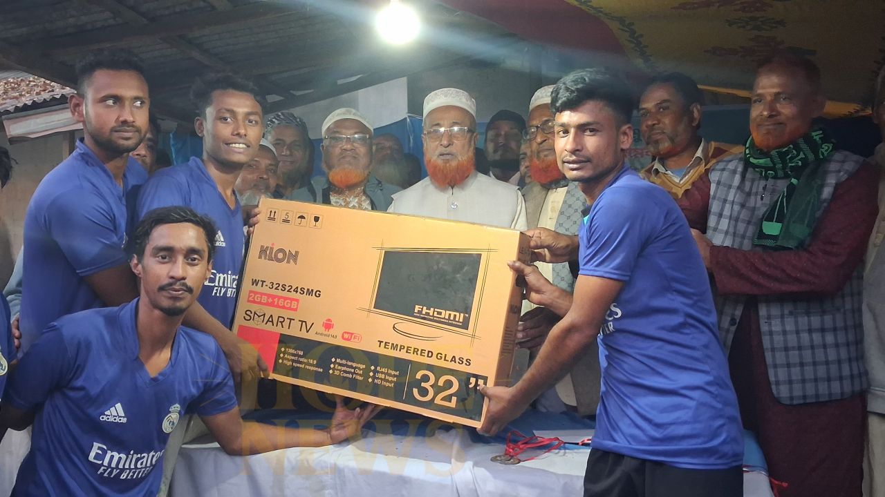 পলাশবাড়ী ও সাদুল্যাপুরে মিনি স্টেডিয়াম তৈরি করা হবে- লেবু মাওলানা