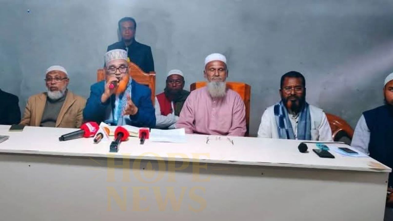 গোবিন্দগঞ্জে জামায়াত মনোনীত সংসদ সদস্য প্রার্থী ডাঃ রহিমের সংবাদ সম্মেলন 