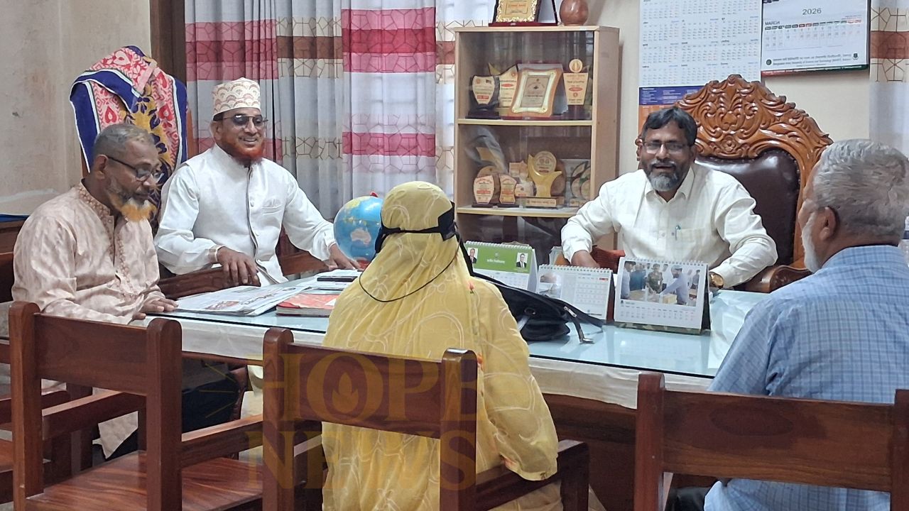 পলাশবাড়ী আদর্শ ডিগ্রী কলেজ পরিদর্শন করলেন গভর্নিং বডির সভাপতি মাওলানা জহুরুল হক