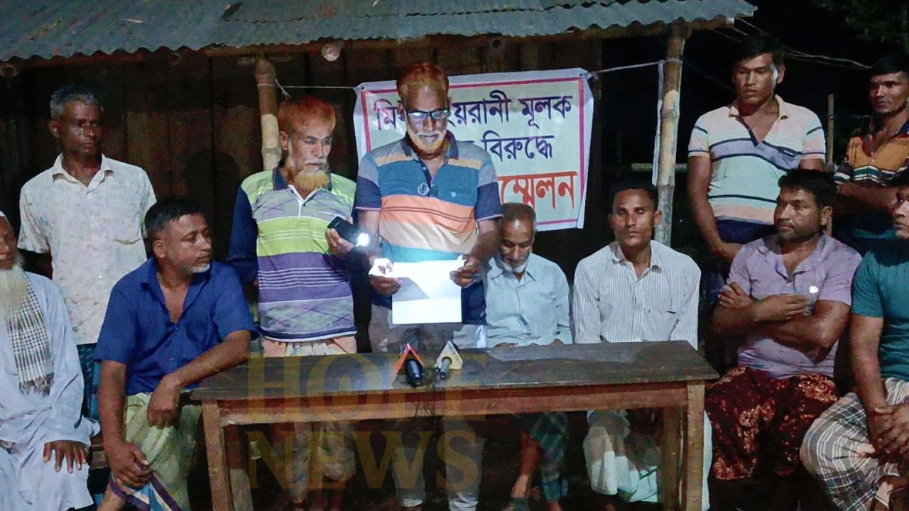 পলাশবাড়ীতে সড়ক দুর্ঘটনাকে ‘মারধর’ সাজিয়ে মিথ্যা মামলার অভিযোগ ভুক্তভোগীদের সংবাদ সম্মেলন